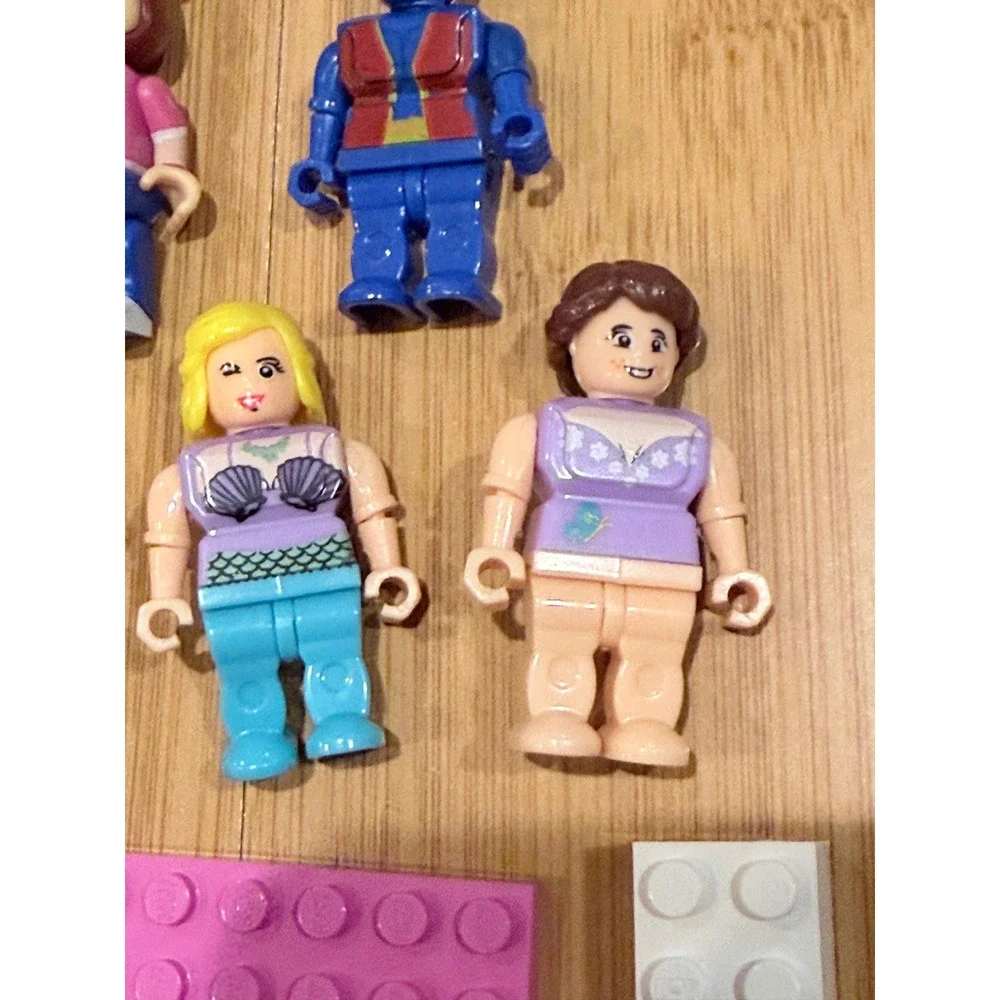 Family Guy‎ McFarlane Figures Lot - RARE Genie Peter, Meg Griffin + LEGO Bricks